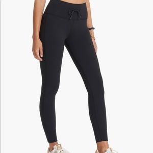 NWT VUORI daily legging M